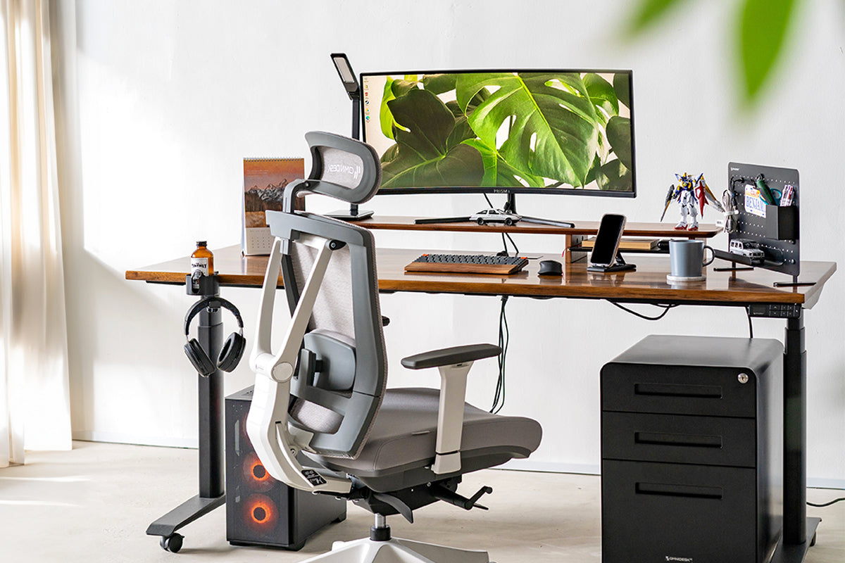 5 Must-Have Space-Saving Accessories for Your Workspace