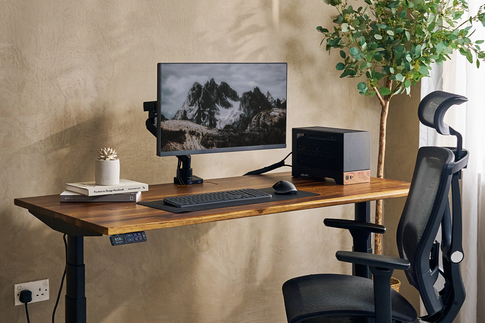Pros & Cons of Solid Wood Desks | What to Know Before Buying